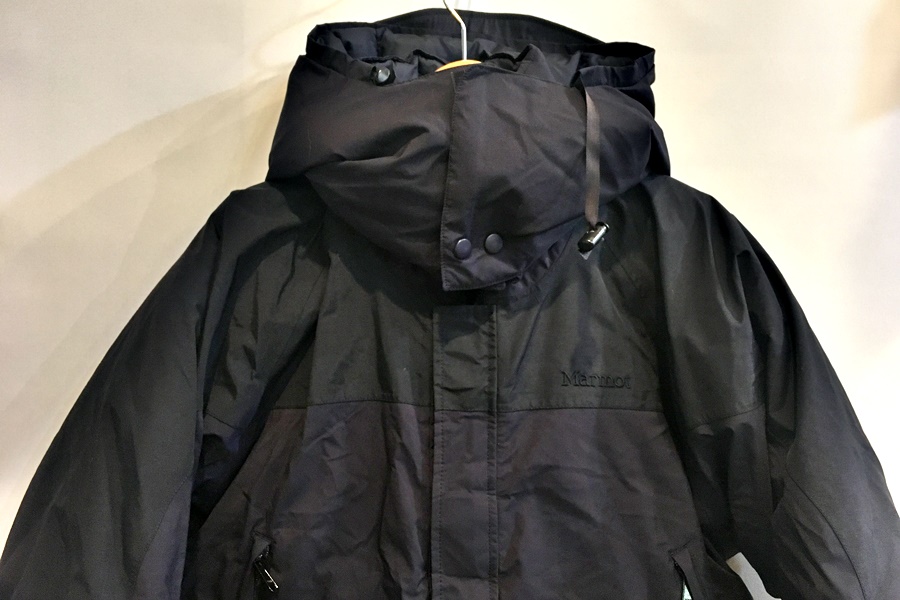 Marmot ダウン95%胸元ロゴあり フード取り外し可能ダウン